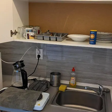 H4 Apartment *