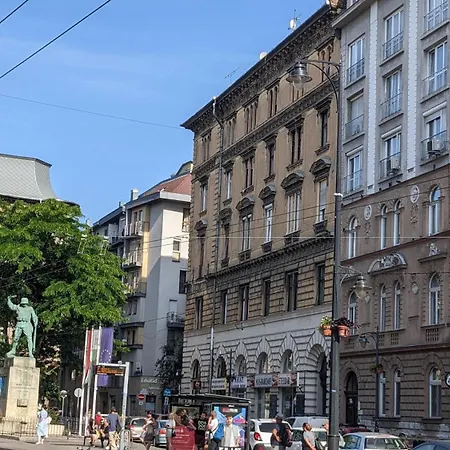 H4 * Budapeste